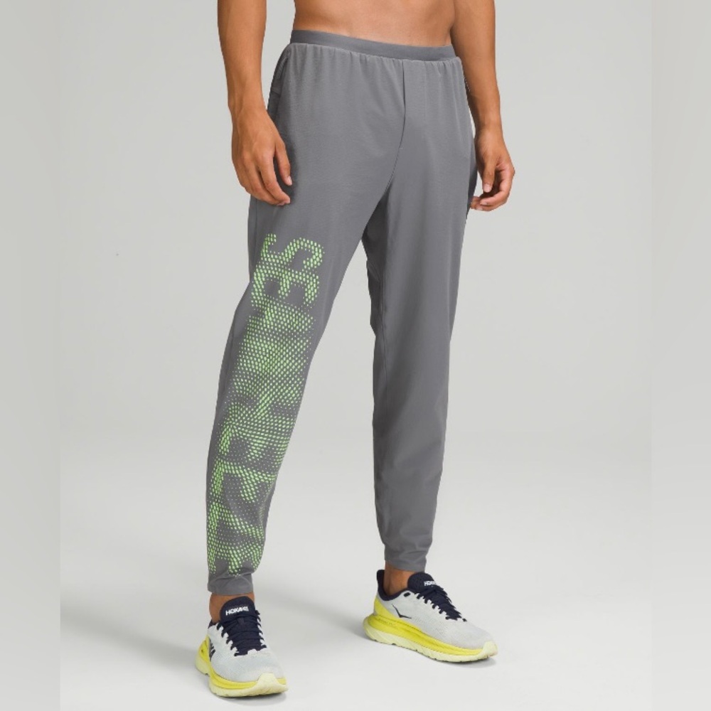 Lululemon Seawheeze Size M Mens Run State Jogger Reflective Graphic Asphalt Grey